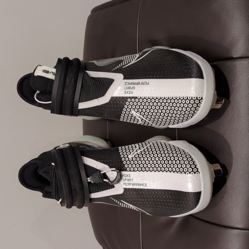 Men's baseball cleats (metal)